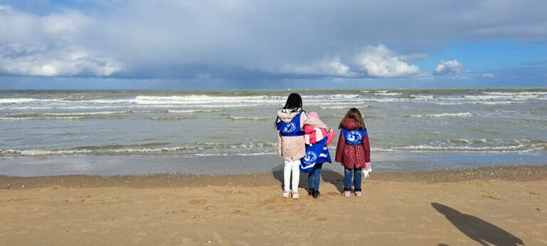 enfants plage loisirs arc en ciel asbl